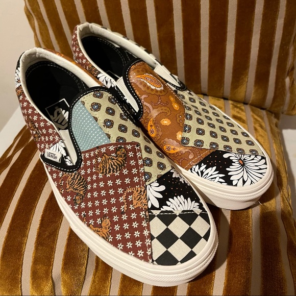 Brand New Vans Classic Tiger Patchwork Slip-Ons - Picture 2 of 3